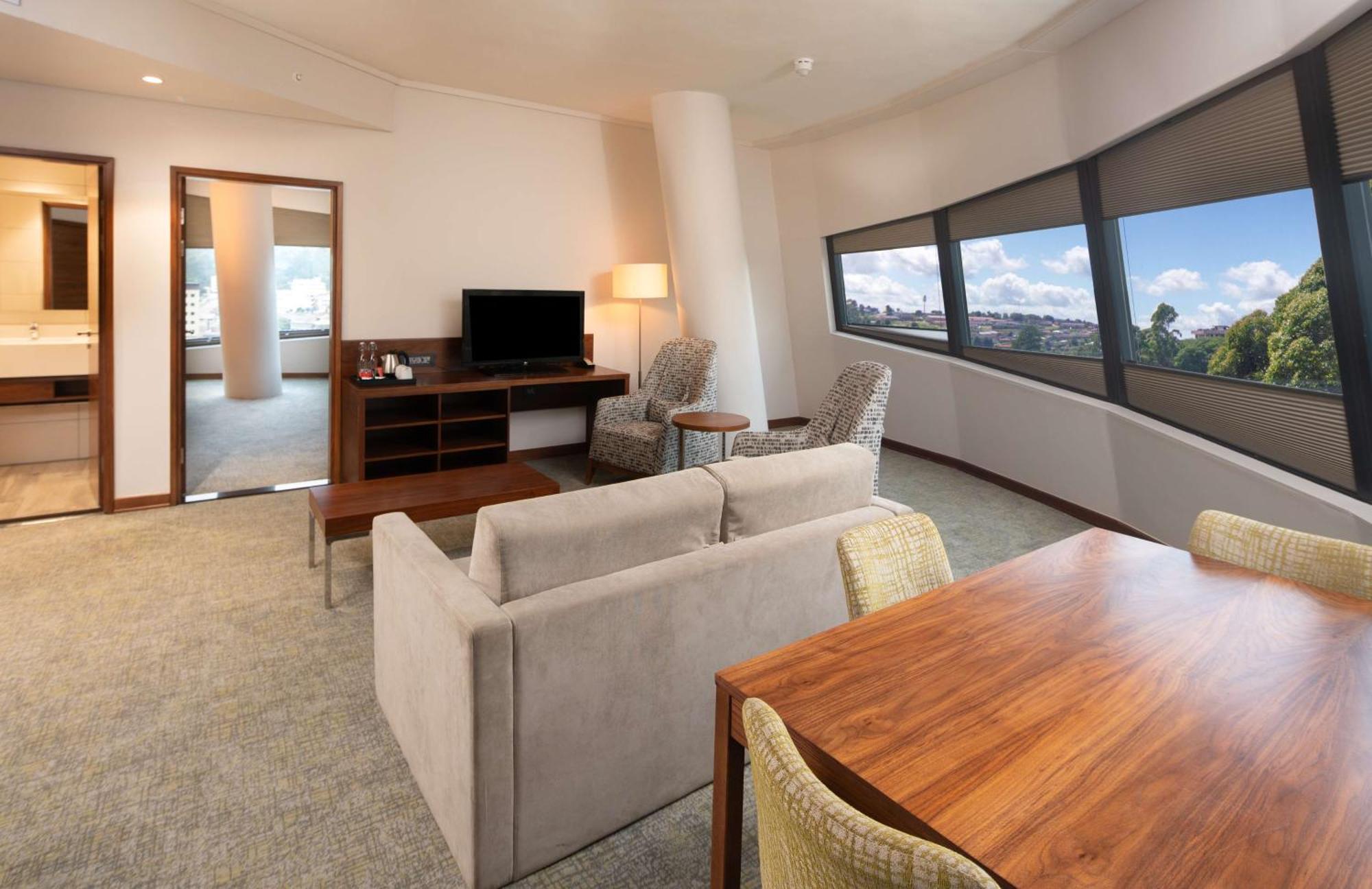 Hilton Garden Inn Mbabane Bagian luar foto